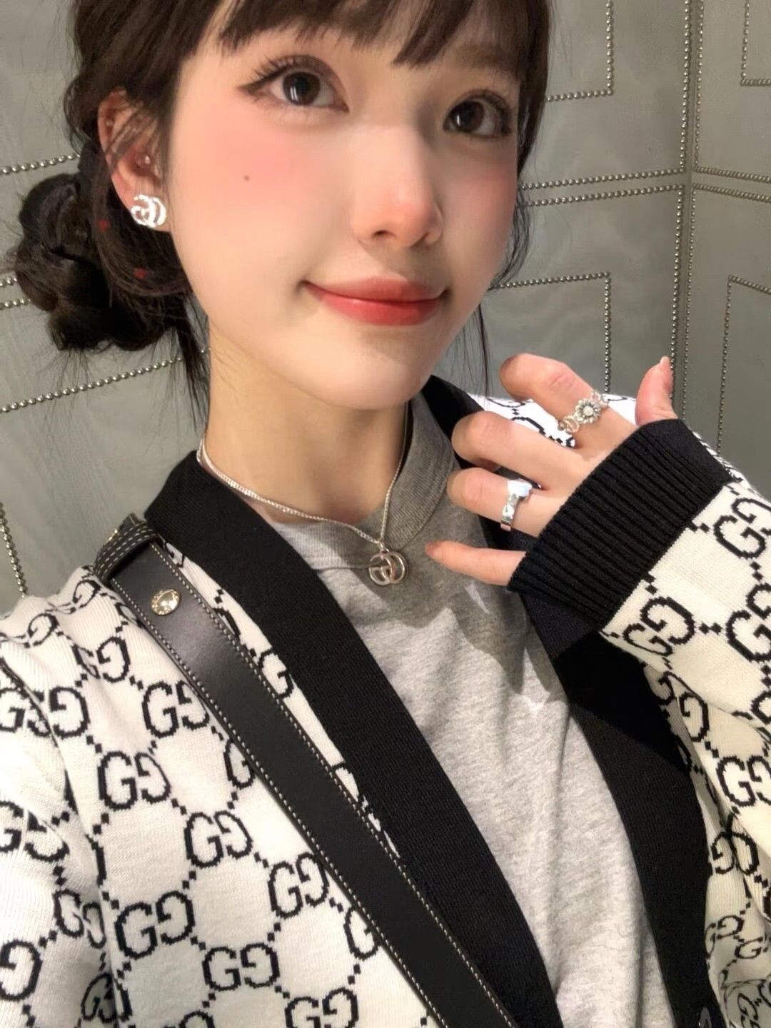 グッチ ニットカーディガン ゆったり A31939