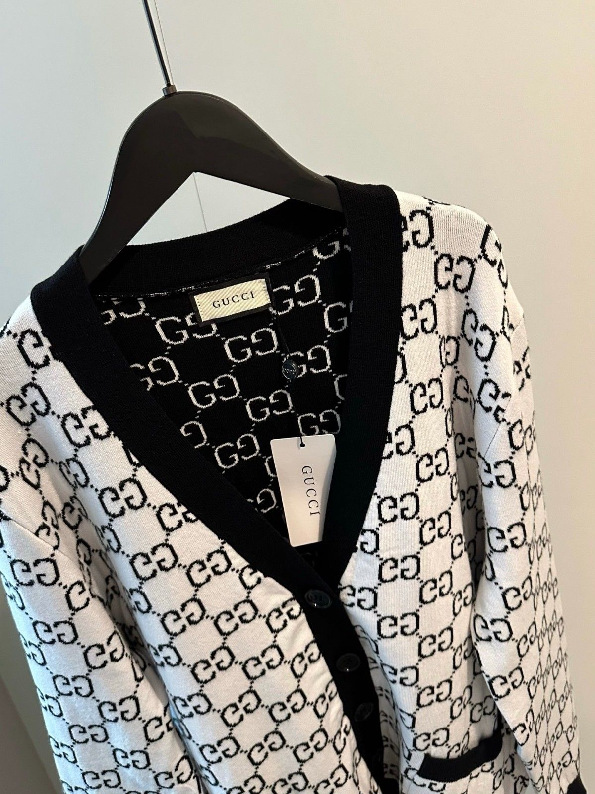 グッチ ニットカーディガン ゆったり A31939