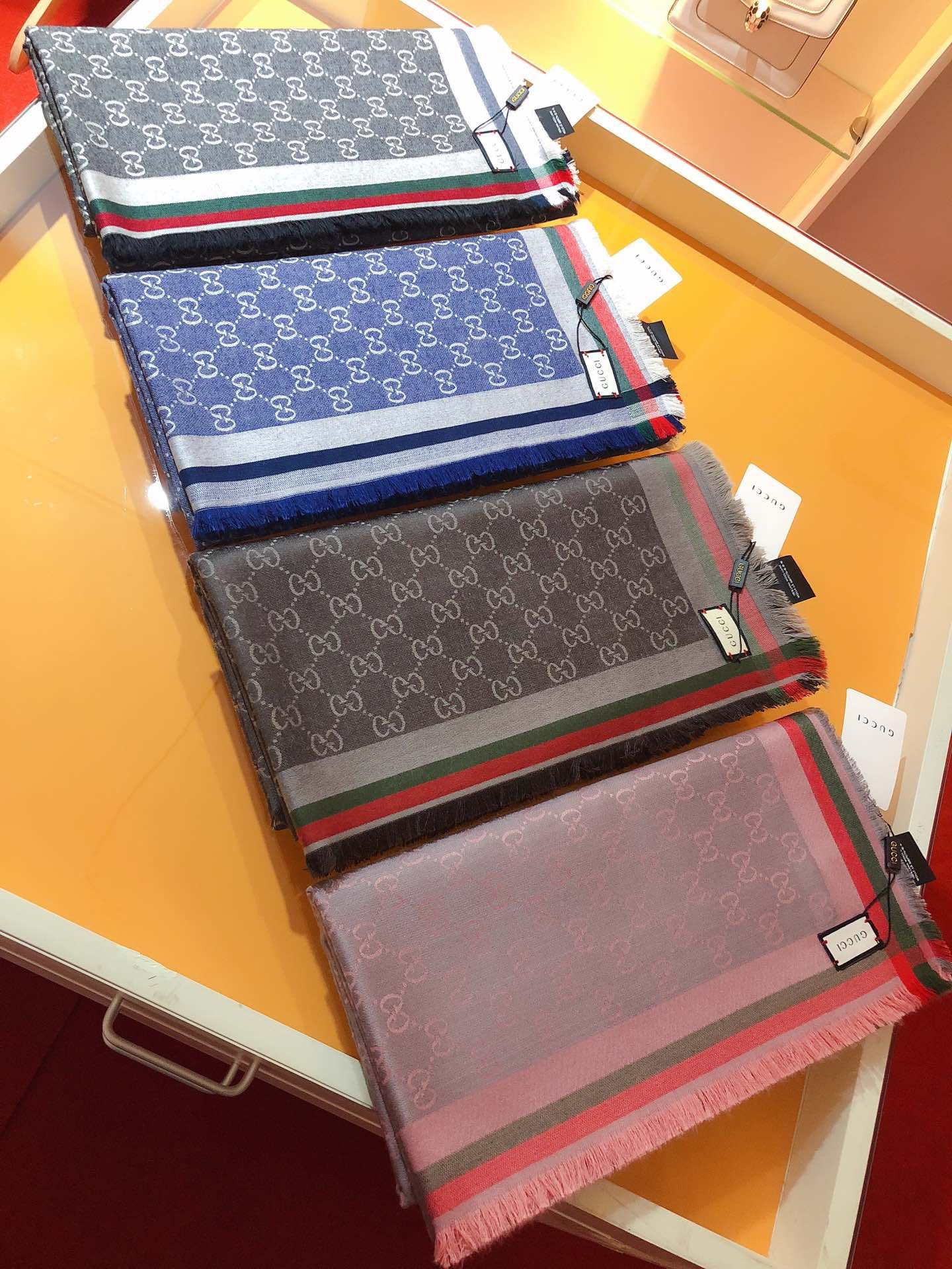 グッチ マフラー クラシック A31964